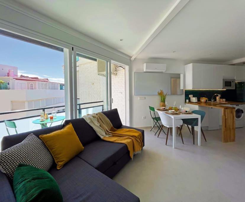 Apartment Stylish Modern Unbeatable Location *